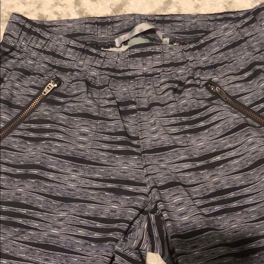 Athleta Ariel pants size 6 black and white - Picture 5 of 8